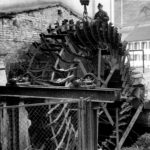 034 Ausbau es alten Wasserrades bei der Grünmühle um 1985