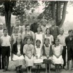 114 Schülerjahrgang 1925 im Ortsteil Kirche mit Lehrer Schäfle um 1939