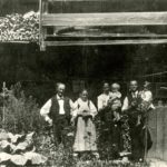 140 Alises Alois Bächle und Johannes Bonath mit Familie auf Grünach um 1925