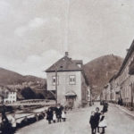 575 AK Blick auf die Stadtbrücke in Wolfach von Schiltach her